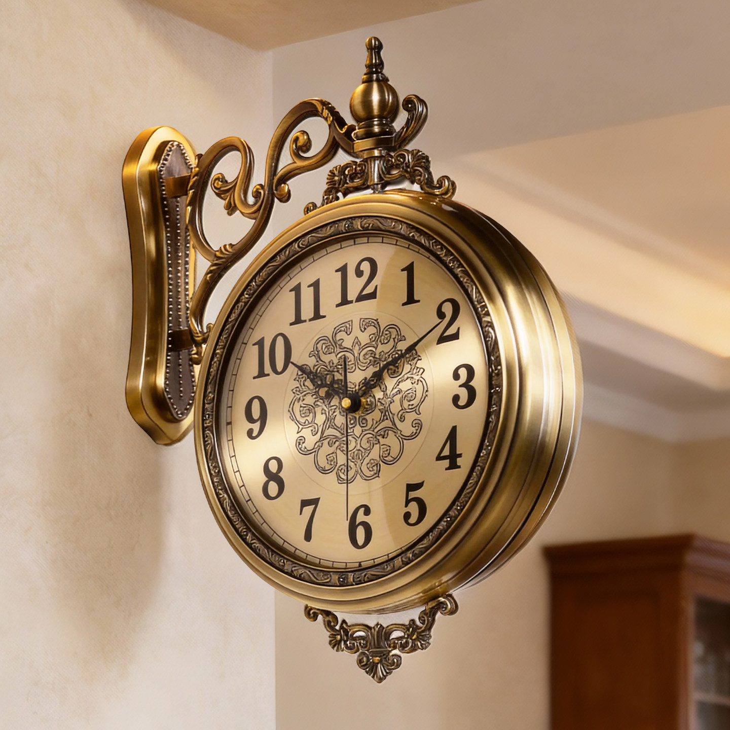 欧式复古双面挂钟客厅家用新款轻奢高级感高端大气创意时钟表挂墙,家居饰品,挂钟,淘宝优惠券,粉丝福利购,淘宝优惠卷