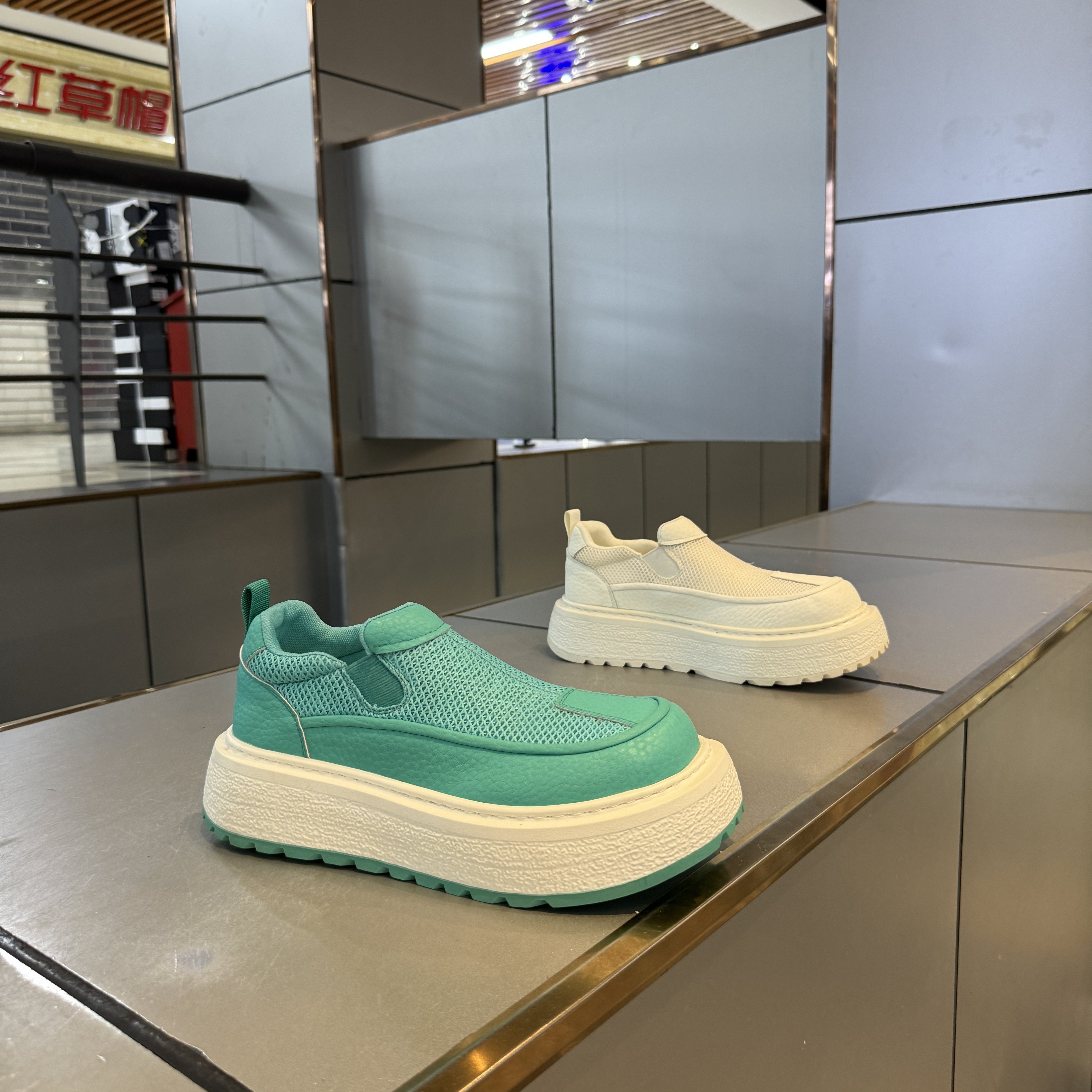 2026年新款春夏季男鞋厚底一脚蹬透气增高鞋布面拼接休闲鞋运动鞋