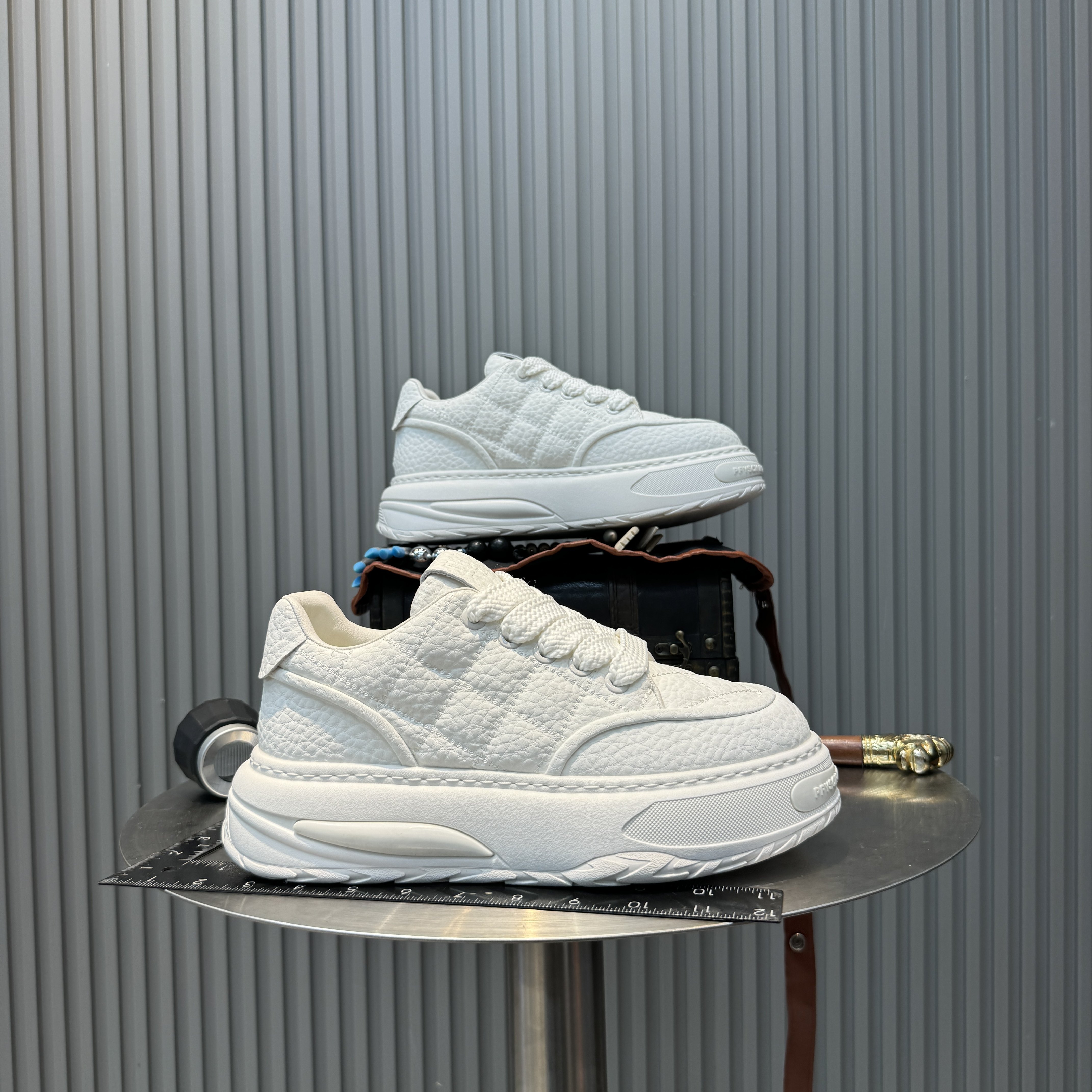 2025年冬季新款男士皮面厚底增高休闲鞋时尚百搭运动鞋潮鞋小白鞋