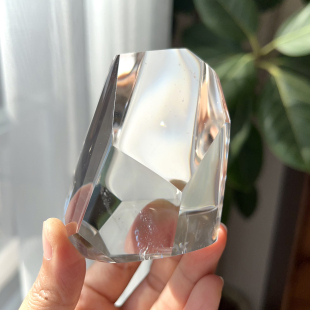 天然精品喜马白水晶随形手握透体能量白水晶原石随形摆件一物一图