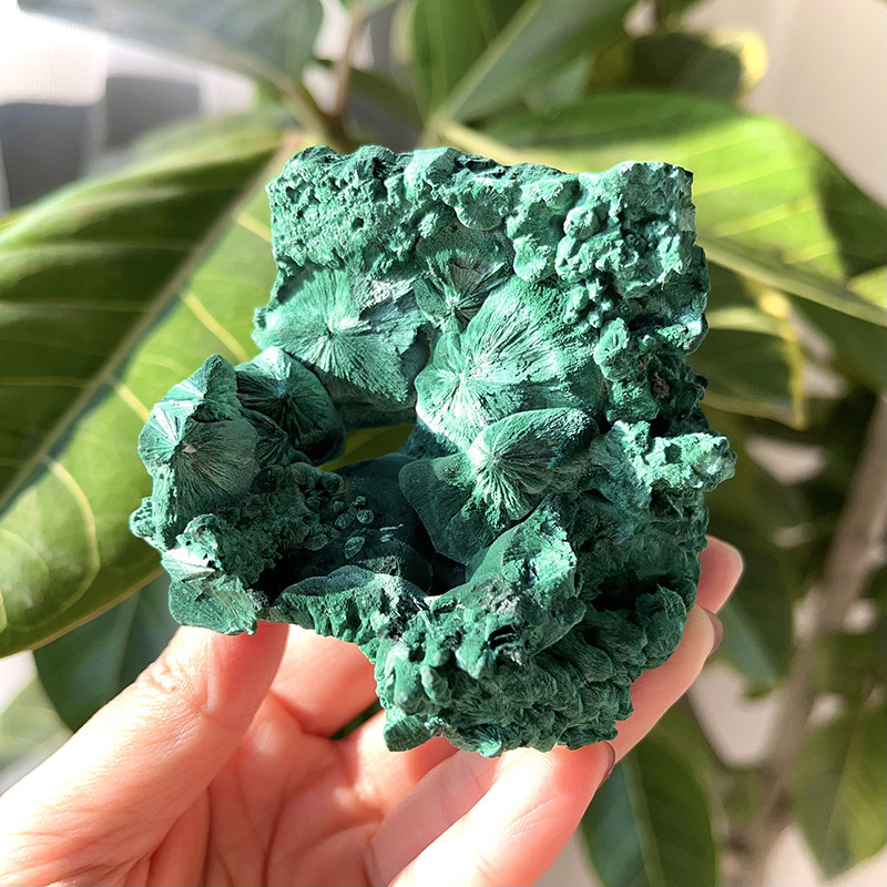 天然孔雀石矿物晶体水晶原石