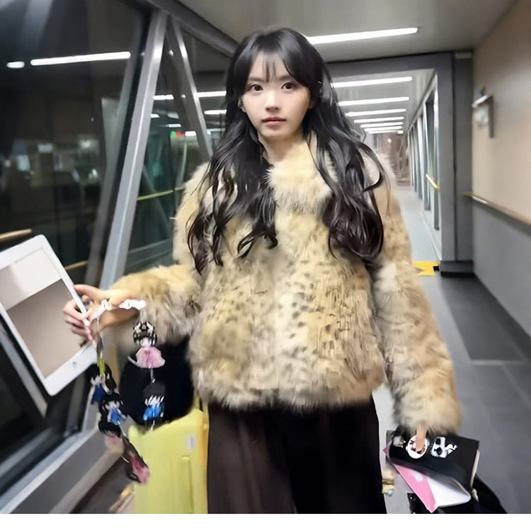 田曦薇豹纹皮草外套女冬2025新款环保狐狸毛保暖宽松毛毛年轻大衣