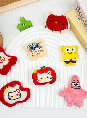 可爱毛绒KT猫胸针包挂件红色苹果包包装饰玩偶卡通钥匙扣ins礼物