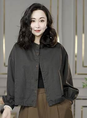 新款中老年女时尚洋气短款显瘦韩版上衣妈妈装春秋高档薄款外套