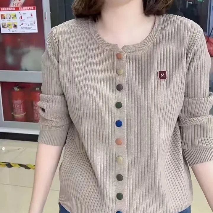 大码精品针织开衫2025春秋新款宽松遮肉毛衣糖果纽扣设计感外套女