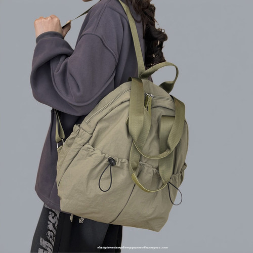 大容量防水轻便尼龙女双肩包