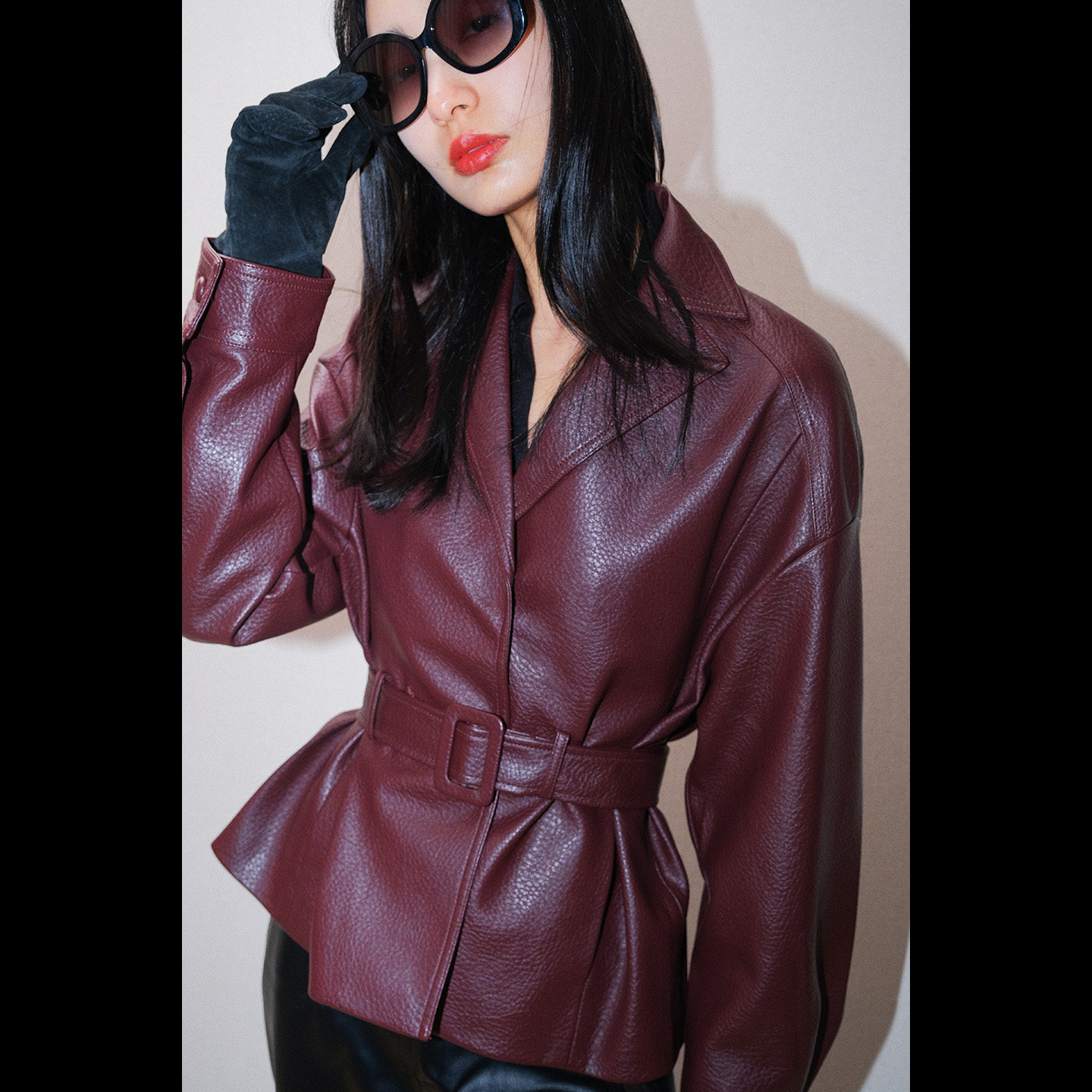 2025LISAYU真皮羊皮复合皮酒红色西装马甲长裤阔腿裤三件红色套装