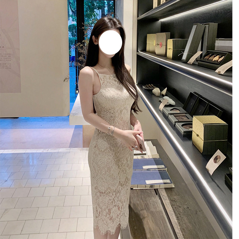 性感吊带露肩背镂空蕾丝礼服轻奢高端小众级气质名媛晚宴会连衣裙