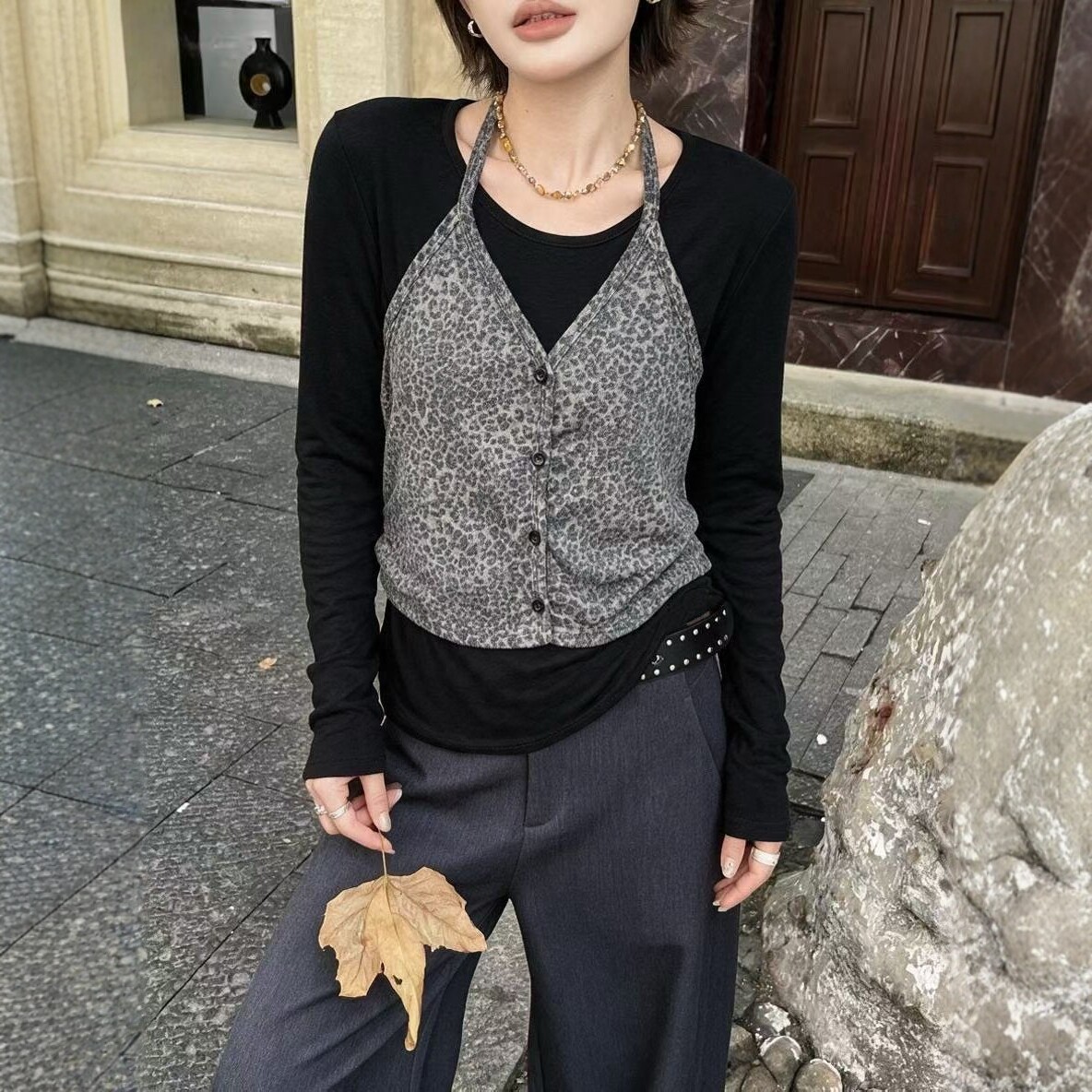 法式高级感假两件吊带背心长袖t恤女2026新款欧洲站叠穿打底衫秋