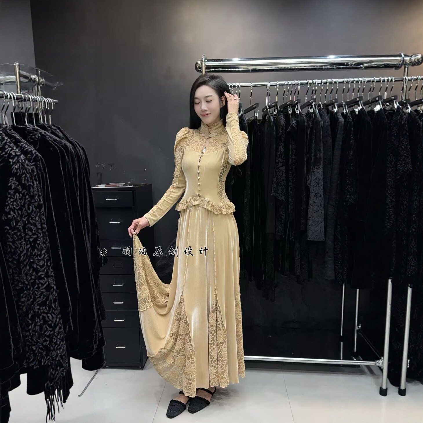 法式宫廷风长袖衬衫丝绒拼蕾丝2026早春新款新中式国风上衣女高端