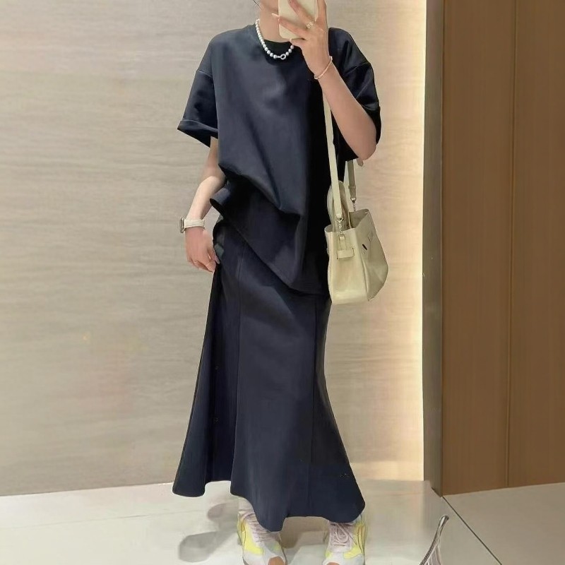 糖果色半身裙时髦套装女欧洲站2025秋季新款圆领宽松t恤两件套潮