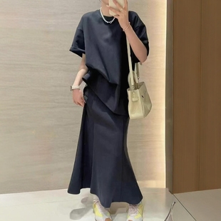糖果色半身裙时髦套装 圆领宽松t恤两件套潮 女欧洲站2025秋季 新款