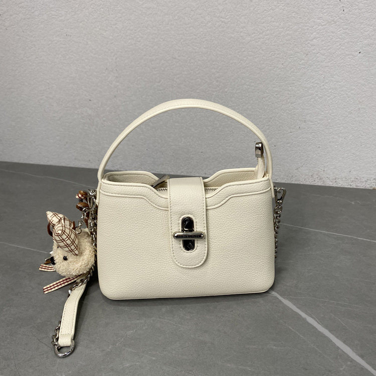 2026新款荔枝纹锁扣手提包休闲百搭手提包韩版轻便链子单肩斜挎包