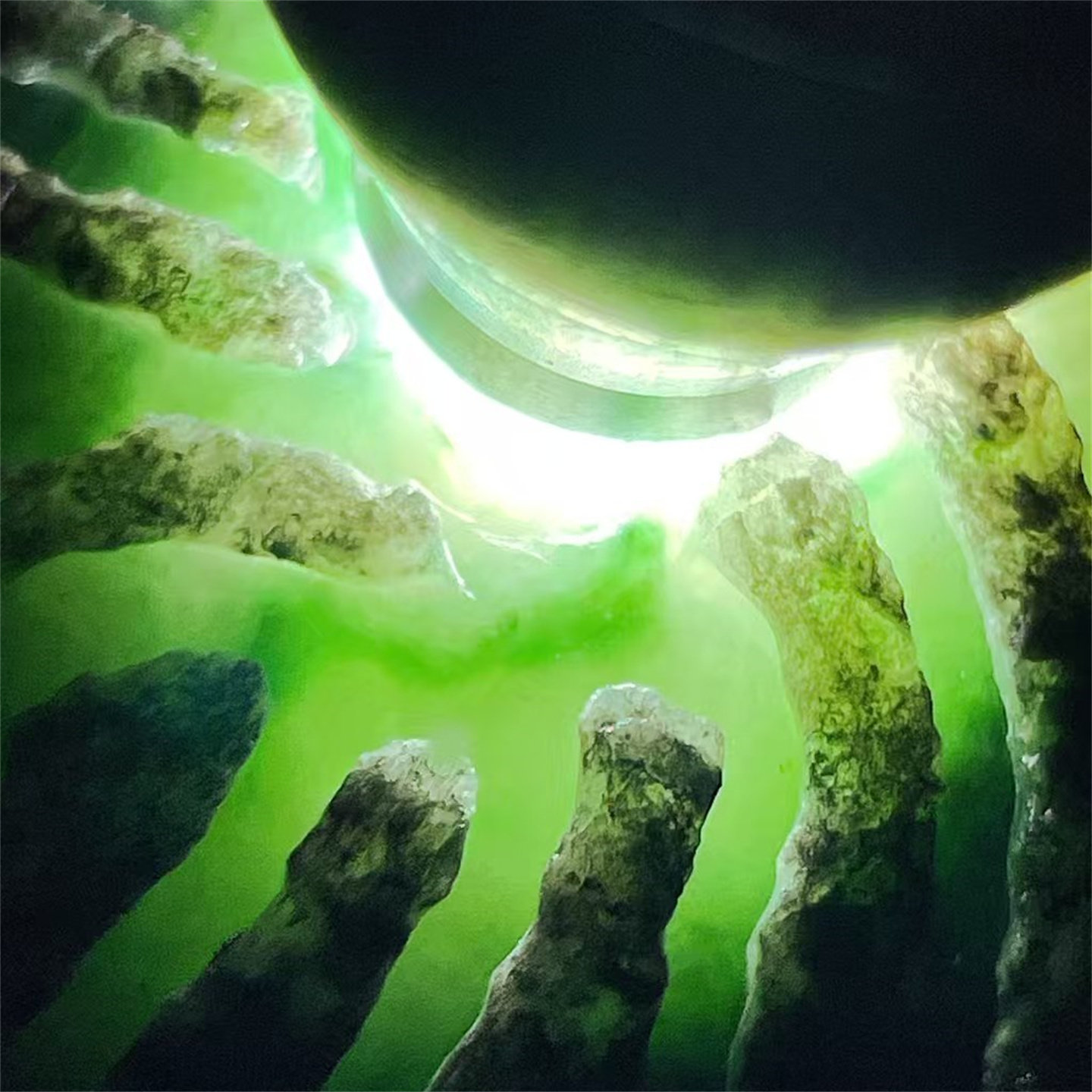 TT18933缅甸天然翡翠原石老坑莫西沙场口开窗手镯料 重1.8公斤