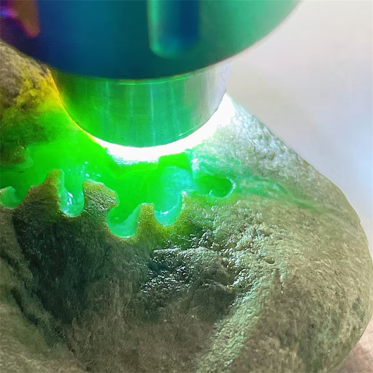 T15378 精品缅甸天然翡翠原石老坑后江场口色料戒面料  重195克