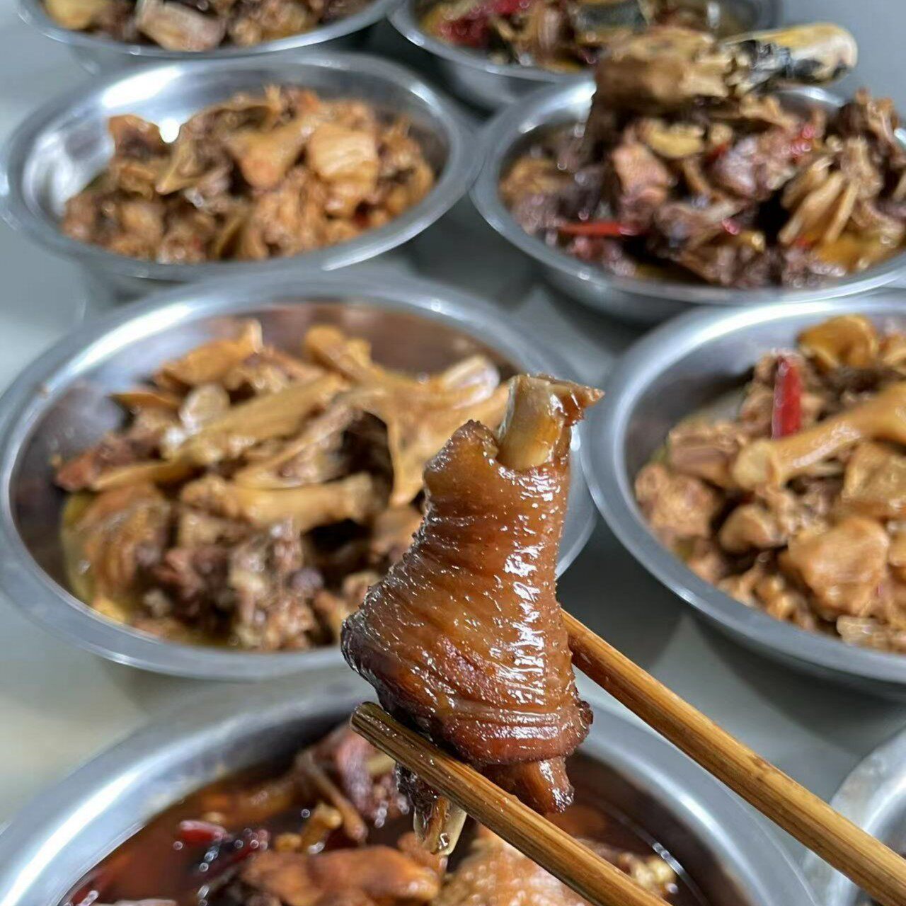 寿县土菜红烧咸鸡食用偏咸偏辣麻缠滴香现烧现发整只烧好顺丰包邮