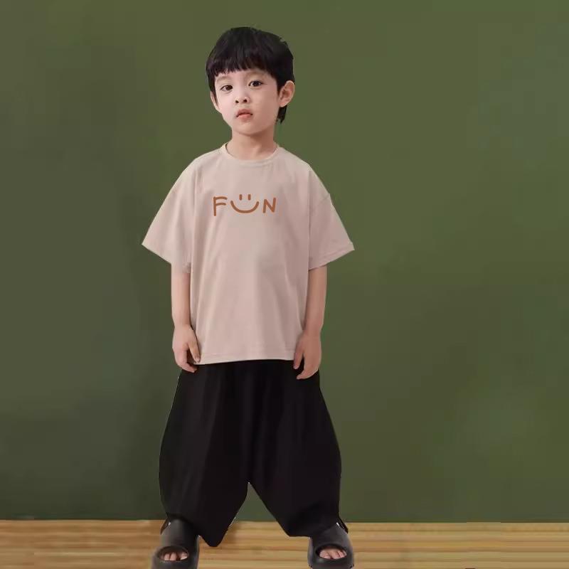 clothes crawling T-shirt short-sleeved outfit child and