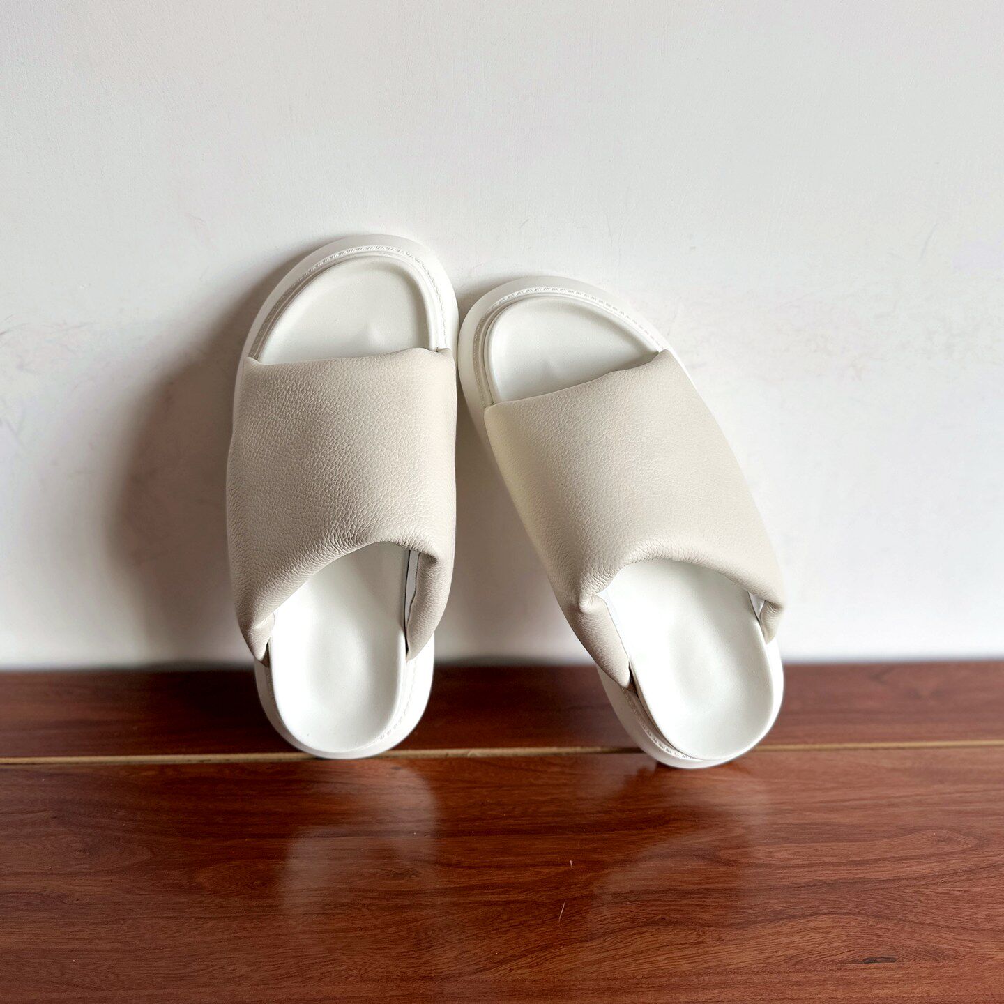 【男鞋】2026夏设计款简约百搭真皮男鞋头层牛皮厚底一字拖凉拖鞋