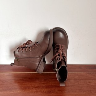 【烁掌柜】2026新品英伦复古真皮女靴头层牛皮中跟帅气马丁靴短靴