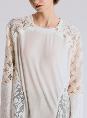 NEANT 蕾丝拼接纽扣插肩膀长袖T恤上衣