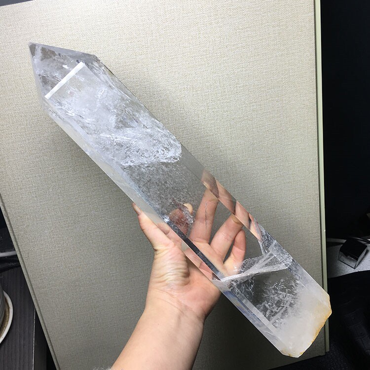 天然白水晶柱原石打磨大摆件