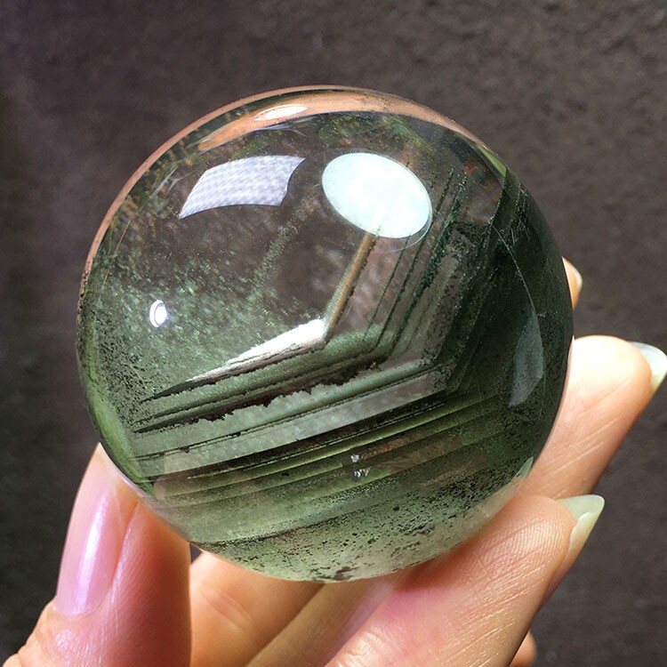 天然绿幽灵球千层金字塔摆件