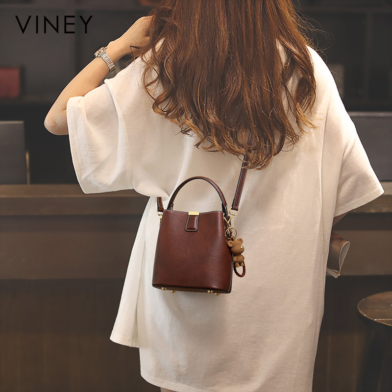 Viney包包2025新款包包水桶包女包秋冬真皮高级感单肩手提斜挎包