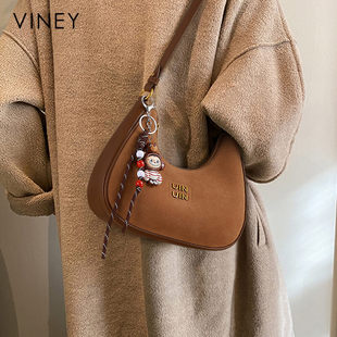 腋下包时尚 冬季 单肩月牙包通勤百搭斜挎包 2025新款 Viney包包女式