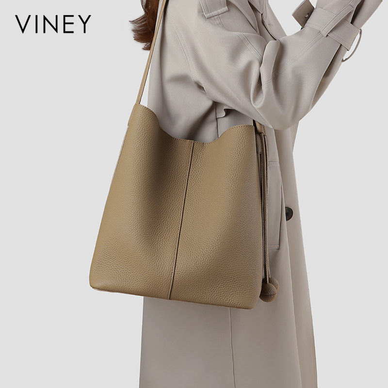 Viney水桶包包女款2026新款女包夏季真皮单肩包大容量通勤腋下包