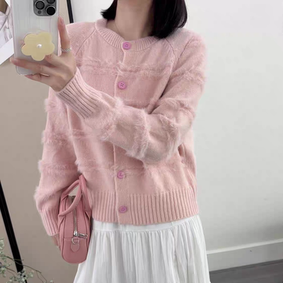 秋冬粉色短款针织开衫女装单排扣毛衣外套百搭修身显瘦温柔风上衣