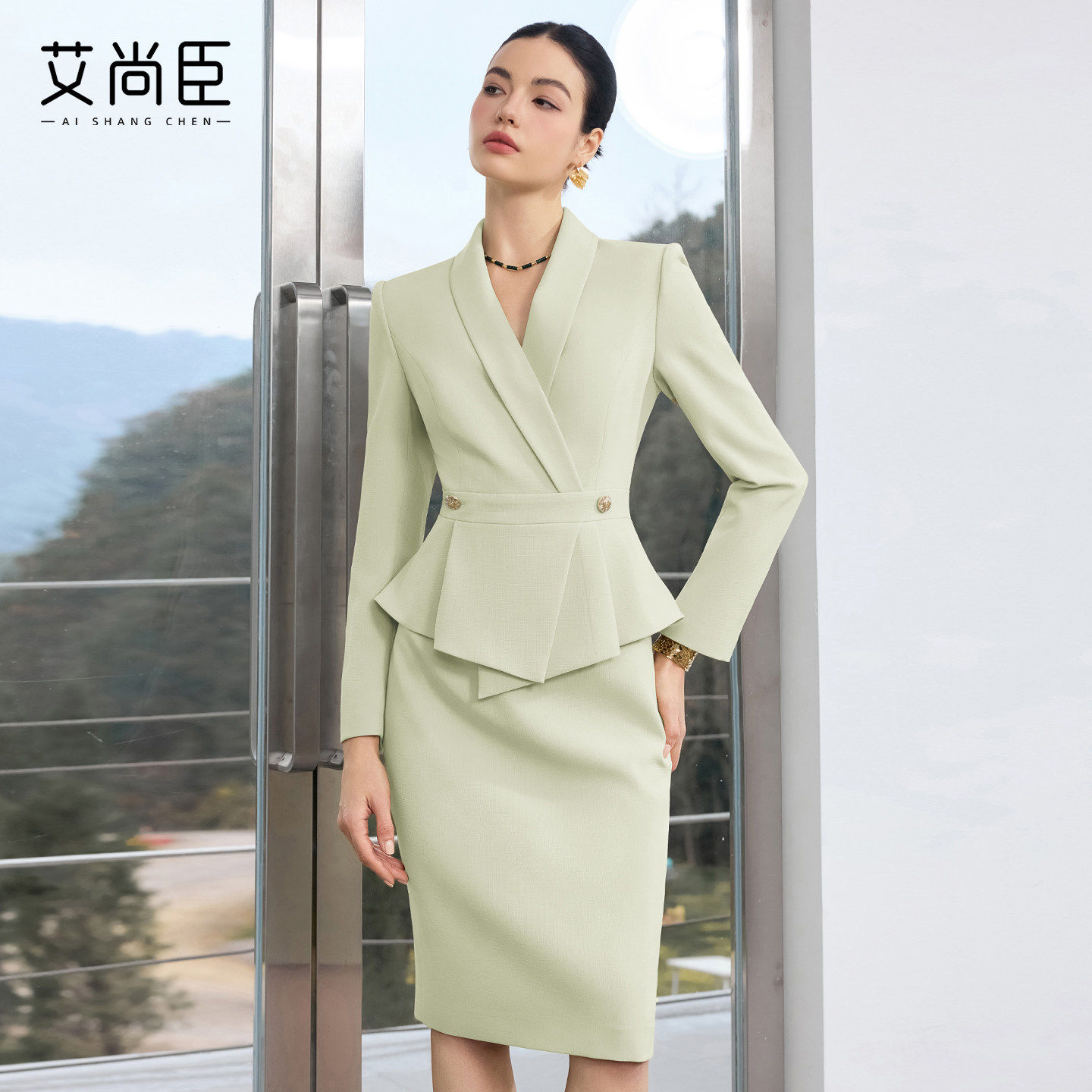 艾尚臣连衣裙女美容院前台职业装