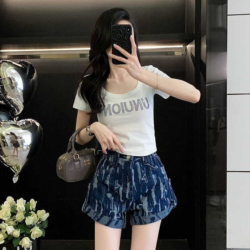 U领刺绣紧身短款T恤女短袖夏季潮