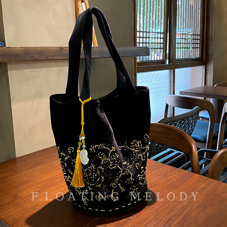 浮月笙原创·高级感新中式黑金重工珠绣丝绒水桶包手拎包小众百搭