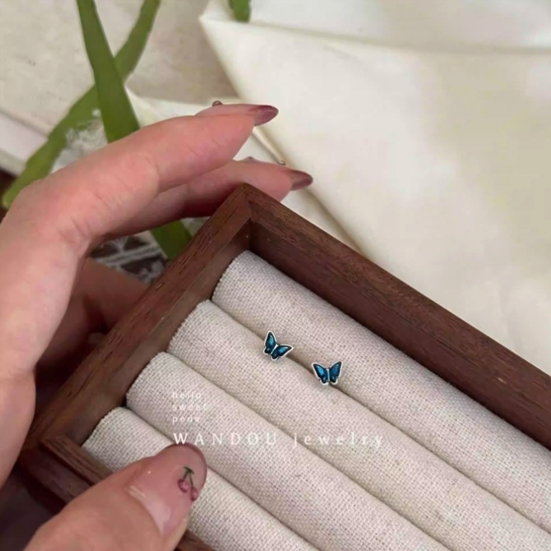 纯银999蓝色小号蝴蝶养耳洞耳钉耳骨钉小众高级感耳蜗钉睡觉免摘