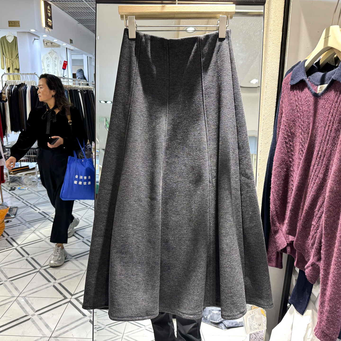 亮金金7820加绒羊毛呢半身裙