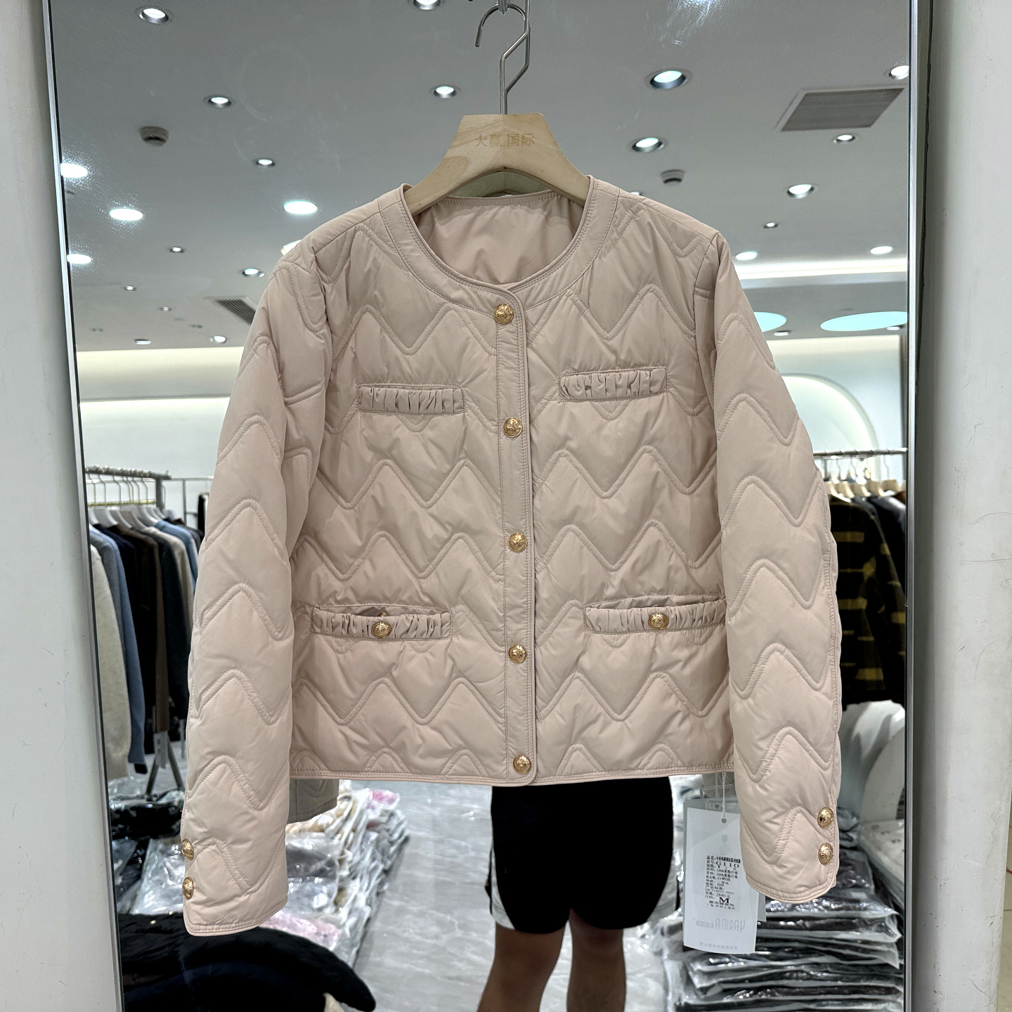 雅琪娜G110水波纹小香羽绒服