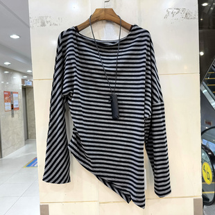 7858 时尚一字圆领侧开叉斜不规则休闲减龄条纹T恤大衫上衣春装女