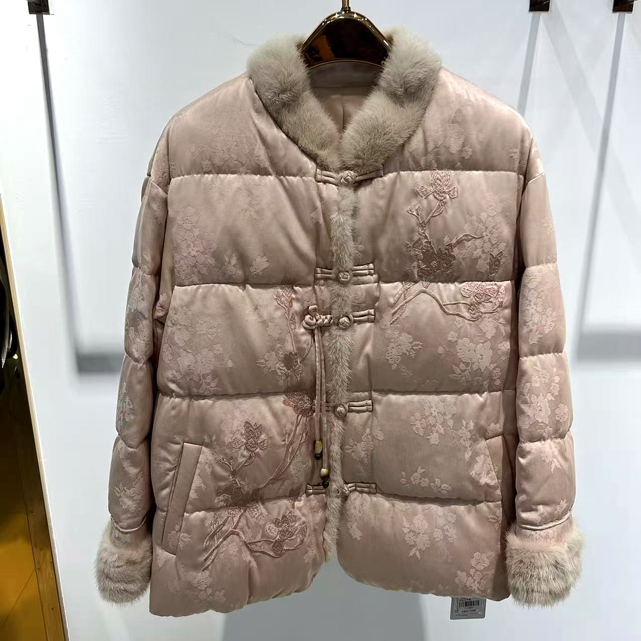 BLT255-D170水貂毛国风鹅绒服