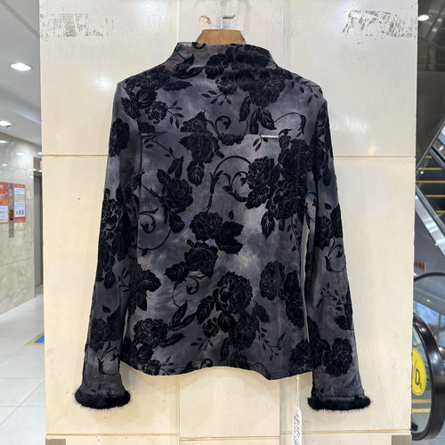 赫琳娜1689水貂毛袖口蕾丝打底衫