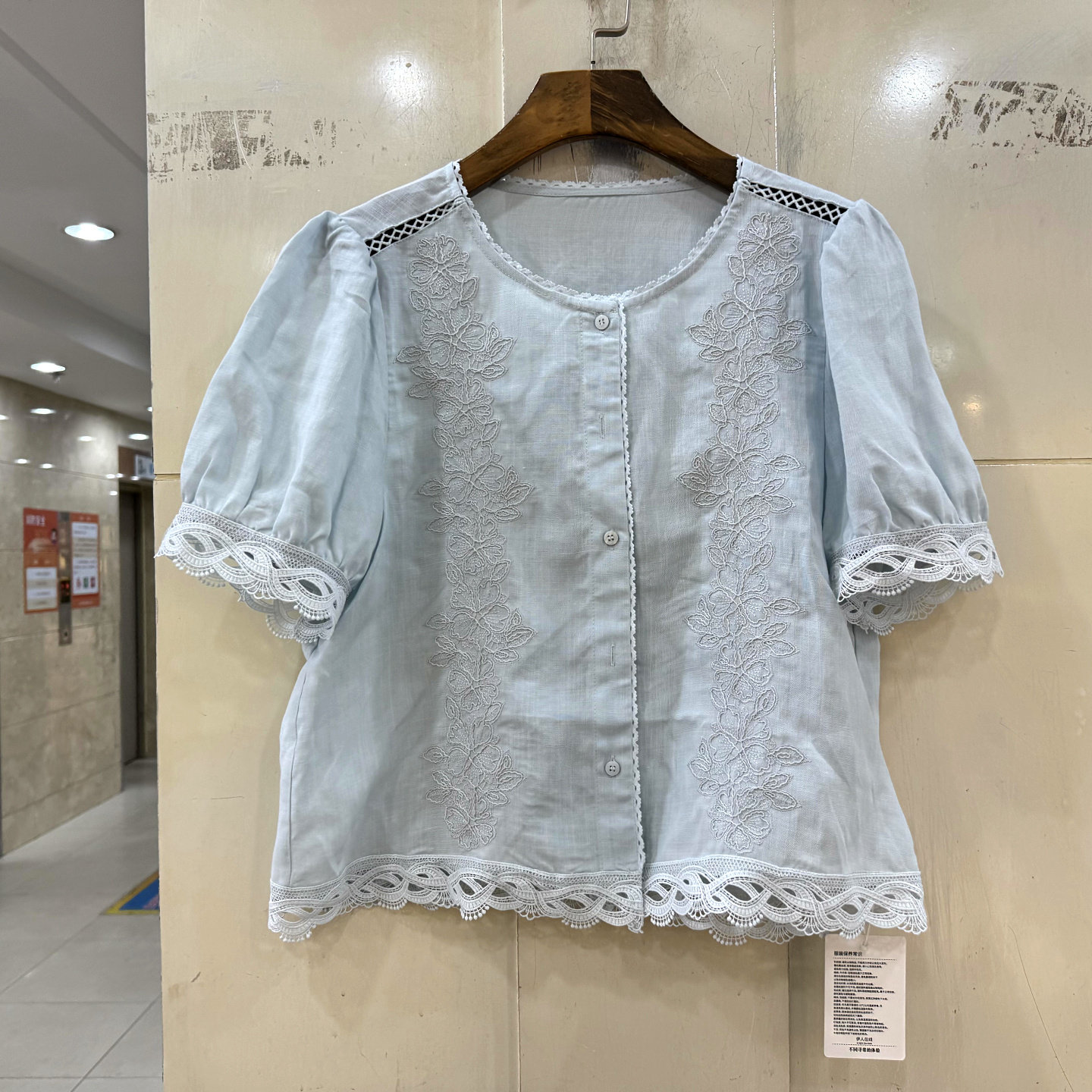 33-T6282 重工蕾丝刺绣花圆领短袖减龄小个短装天丝苎麻 衬衫夏装
