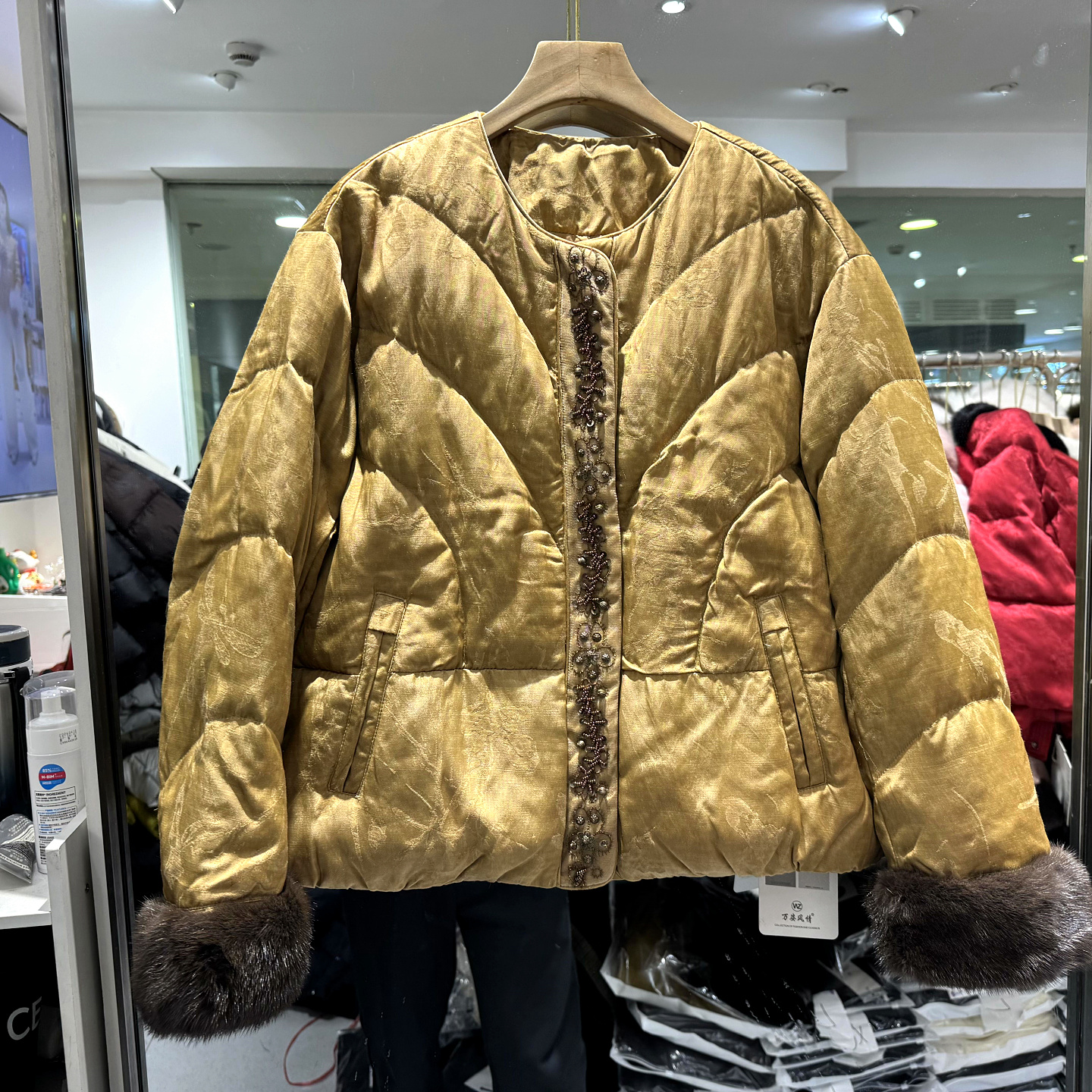 CZ25905水貂毛袖口短羽绒服