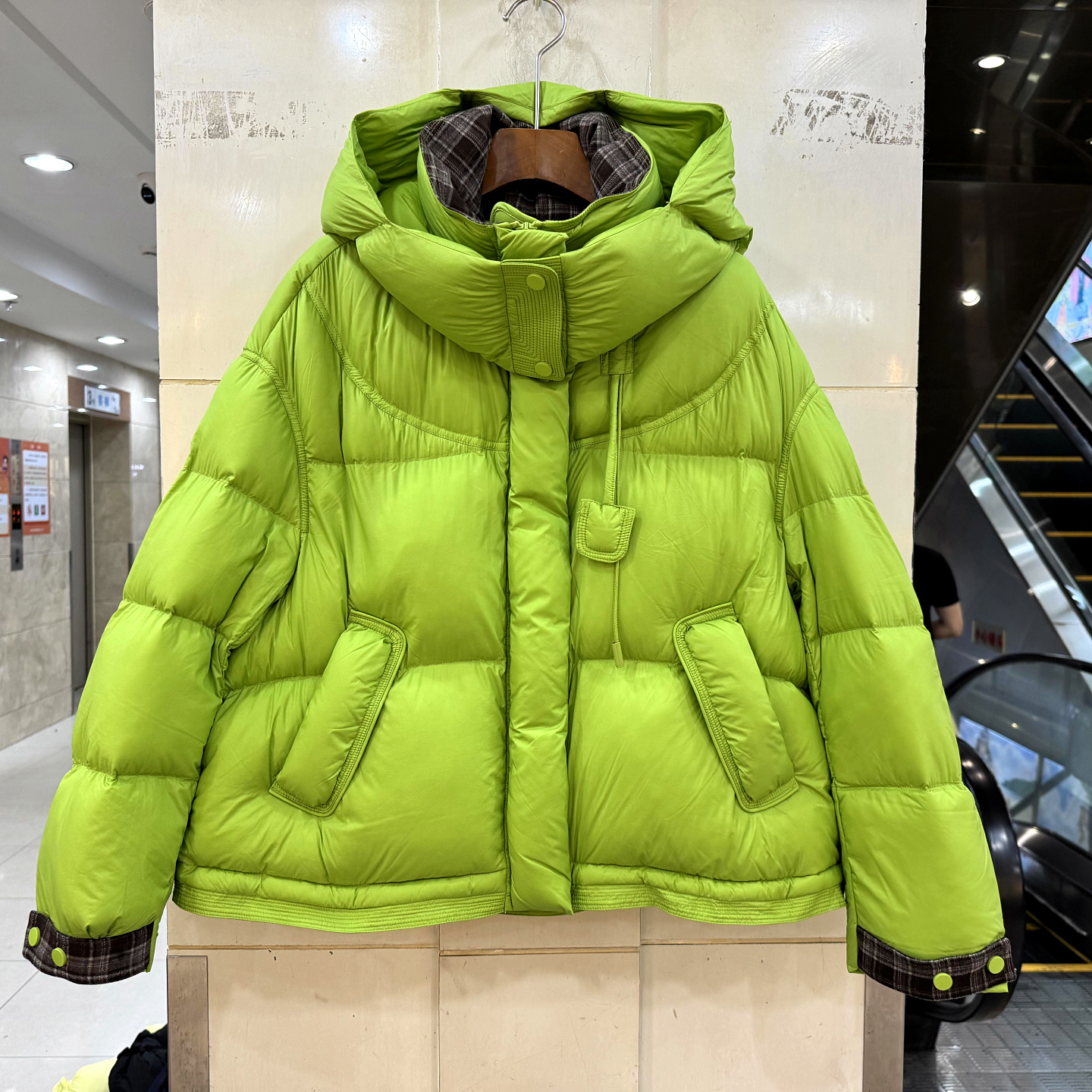 JD8127拼格子连帽短羽绒服