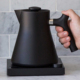 Fellow 轻松泡茶咖啡巧克力热饮黑胡桃木装 饰哑光黑色电热水壶