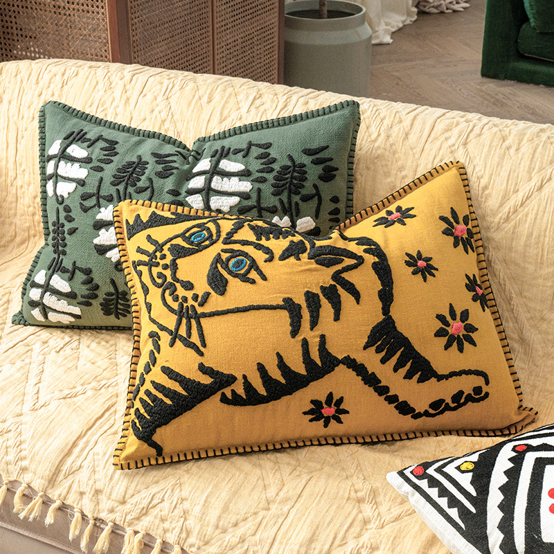 靠垫沙发客厅立体刺绣棉抱枕