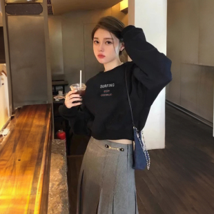 重磅黑色短款圆领卫衣女2026新款爆款小个子秋冬加绒加厚百搭上衣
