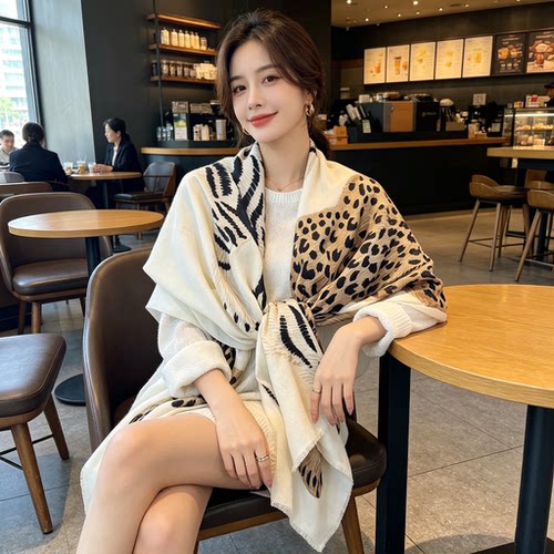 欧美风高级感轻奢豹纹围巾女夏季防晒薄款2026新款空调房披肩丝巾