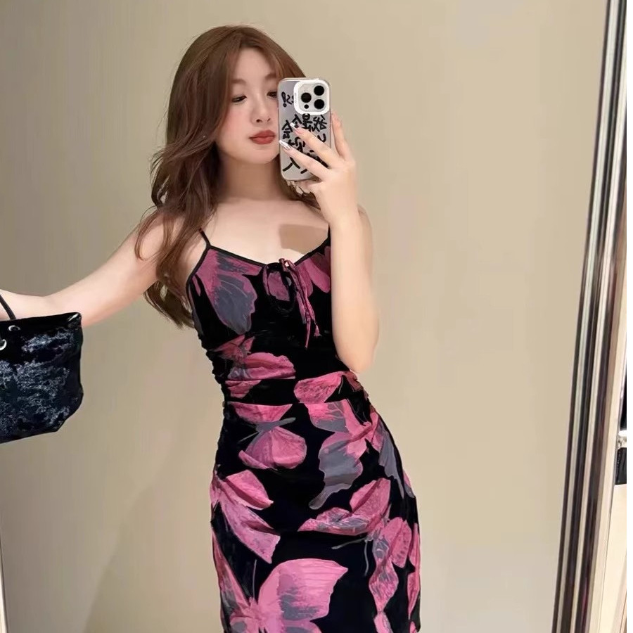 纯欲风辣妹设计感蝴蝶印花收腰显瘦吊带长裙氛围感海边度假连衣裙,女装/女士精品,连衣裙,淘宝优惠券,粉丝福利购,淘宝优惠卷
