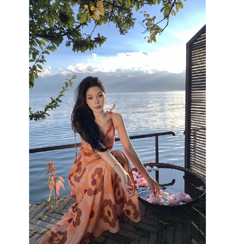 适合去泰国旅游穿搭海边度假气质印花v领连衣裙波西米亚沙滩裙夏
