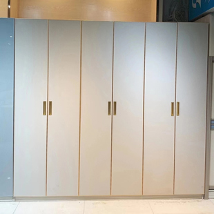 Justin一门到顶衣柜分段式免拉手卧室平开门实木生态板简约大衣橱