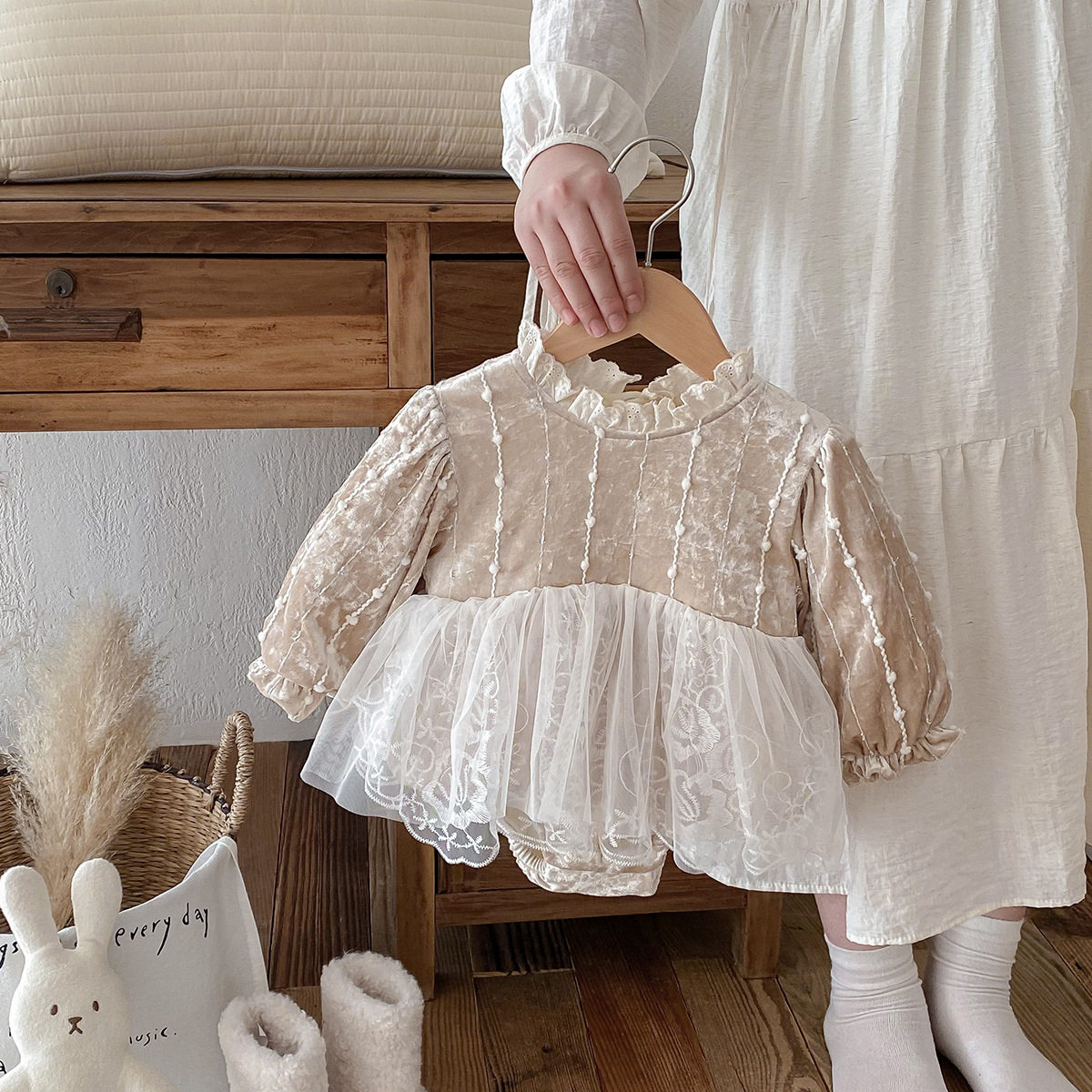 点兮婴儿衣服秋冬装甜美小公主哈衣丝绒连体衣女宝宝冬季包屁裙子